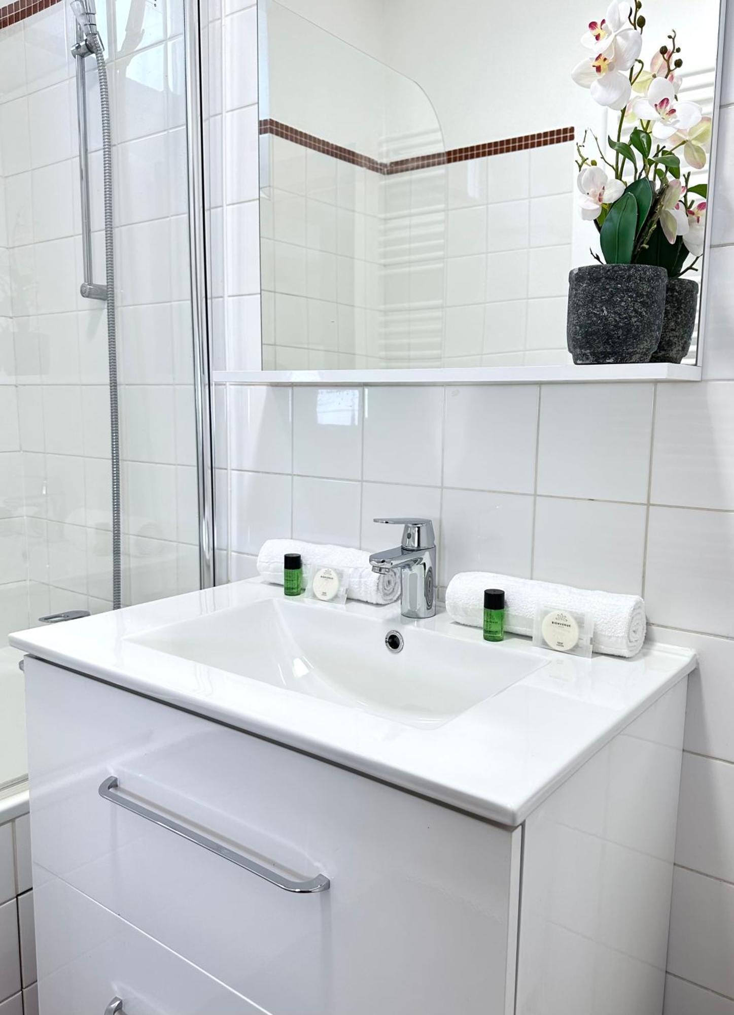 דירות פריז Welcoming & Cosy Flat Near Republique מראה חיצוני תמונה